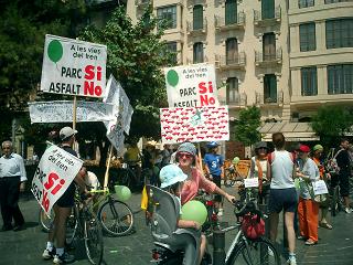 ciutatbicicletada2005 (16).JPG,  bytes